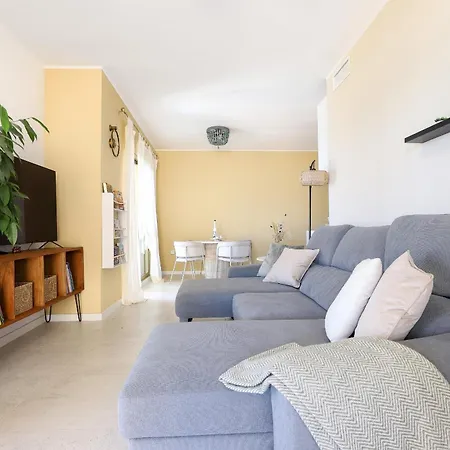 Apartment Prime Location Frontline Dona Sofia